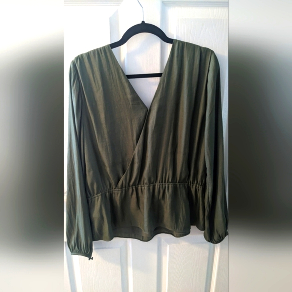 BANANA REPUBLIC Long Sleeve Slouchy Peplum Blouse NWT - Picture 4 of 8